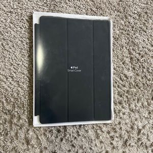 Gray iPad Smart Cover fits 9th generation 10.2’